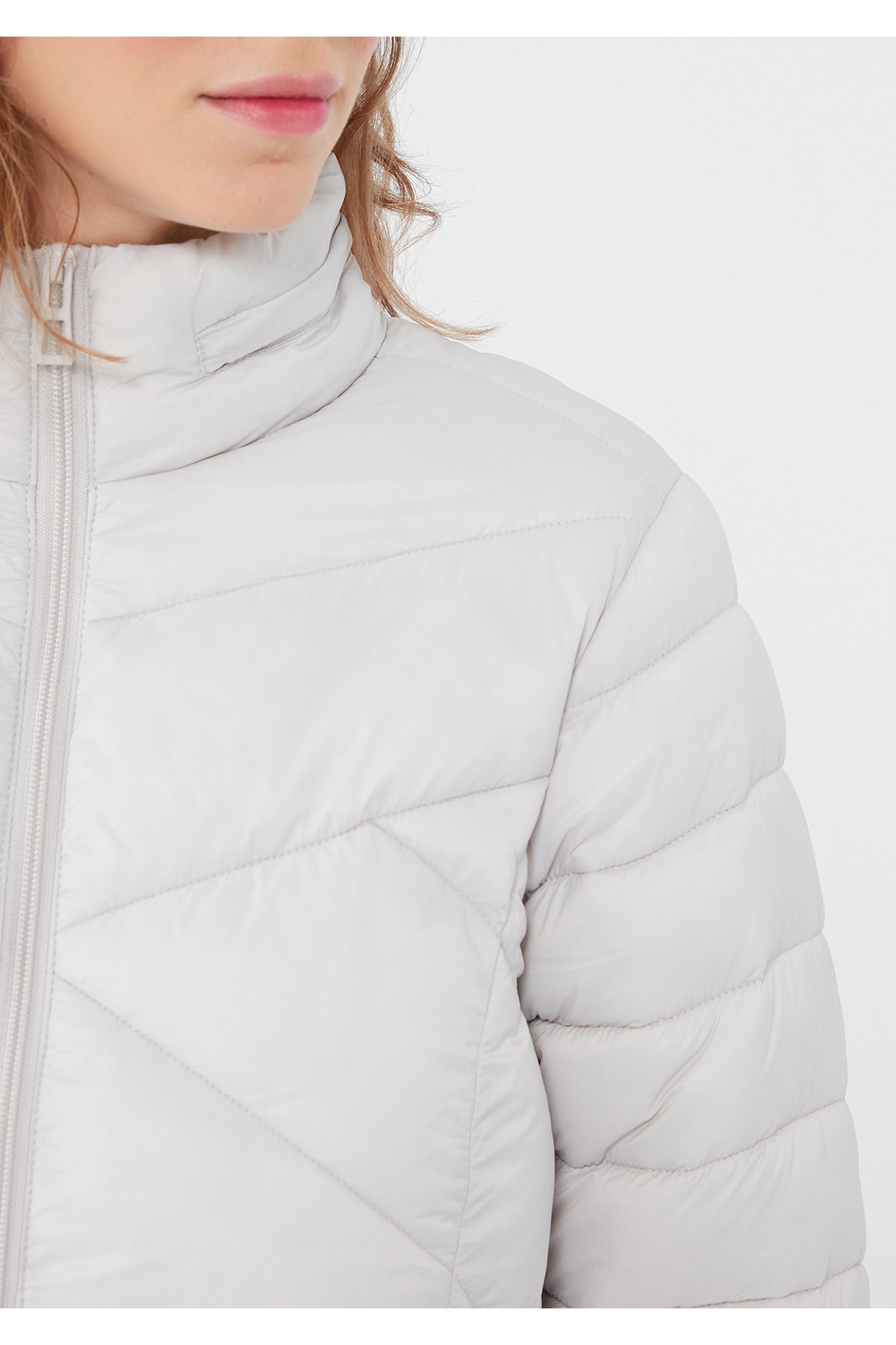 Mavi Dik Yaka Gri Şişme Mont Regular Fit / Normal Kesim 110698-27105 -6 کاپشن کوتاه سفید زنانه ماوی